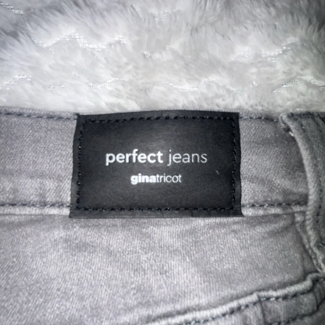Grå jeans från Gina Tricot - 2