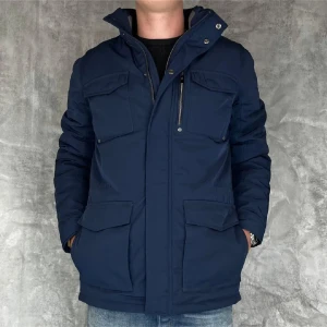 Fieldjacket (HELT NY!!) - Helt ny!! Storlek: S/M Skick: 10/10 Färg: Navyblue 