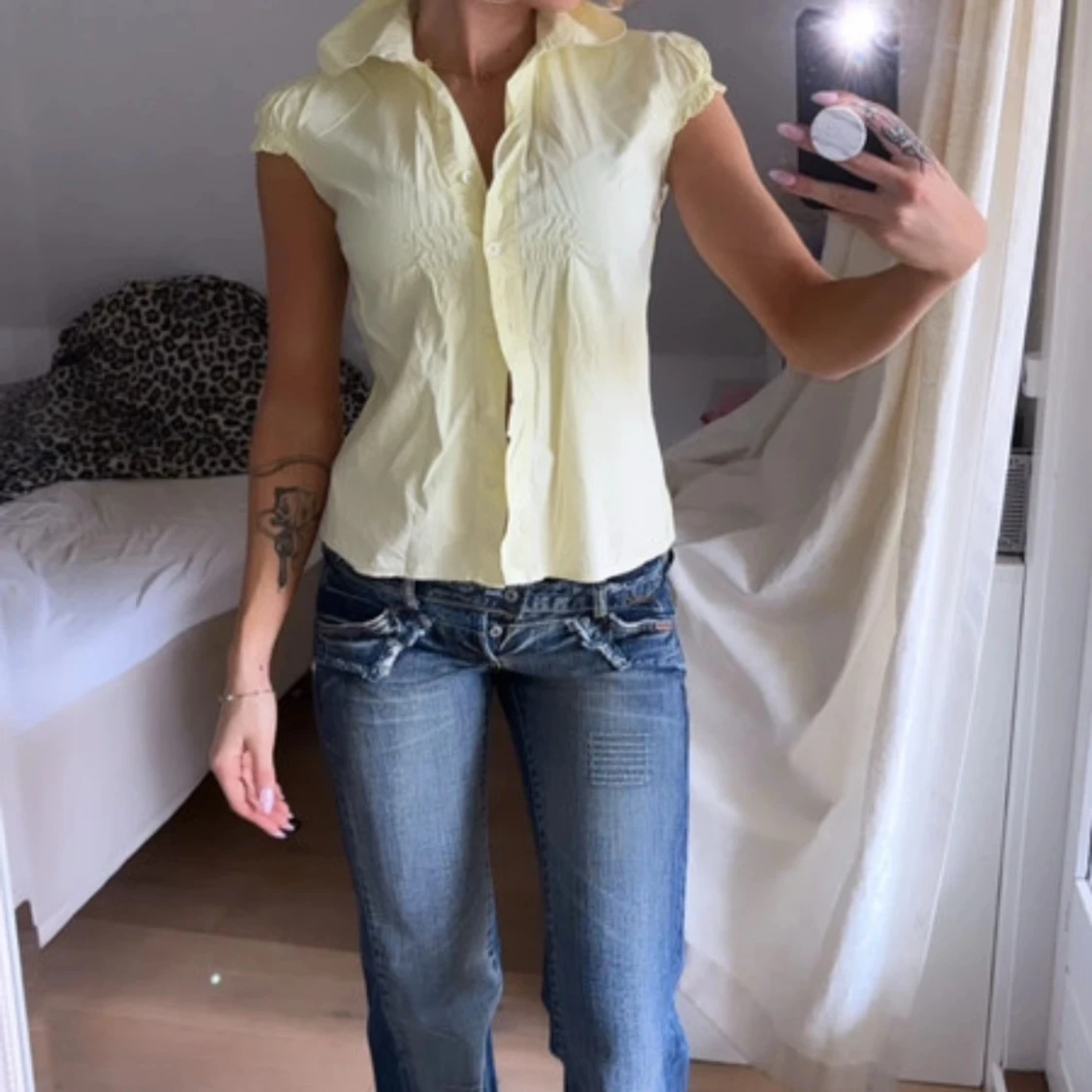 Gul blus från Moments