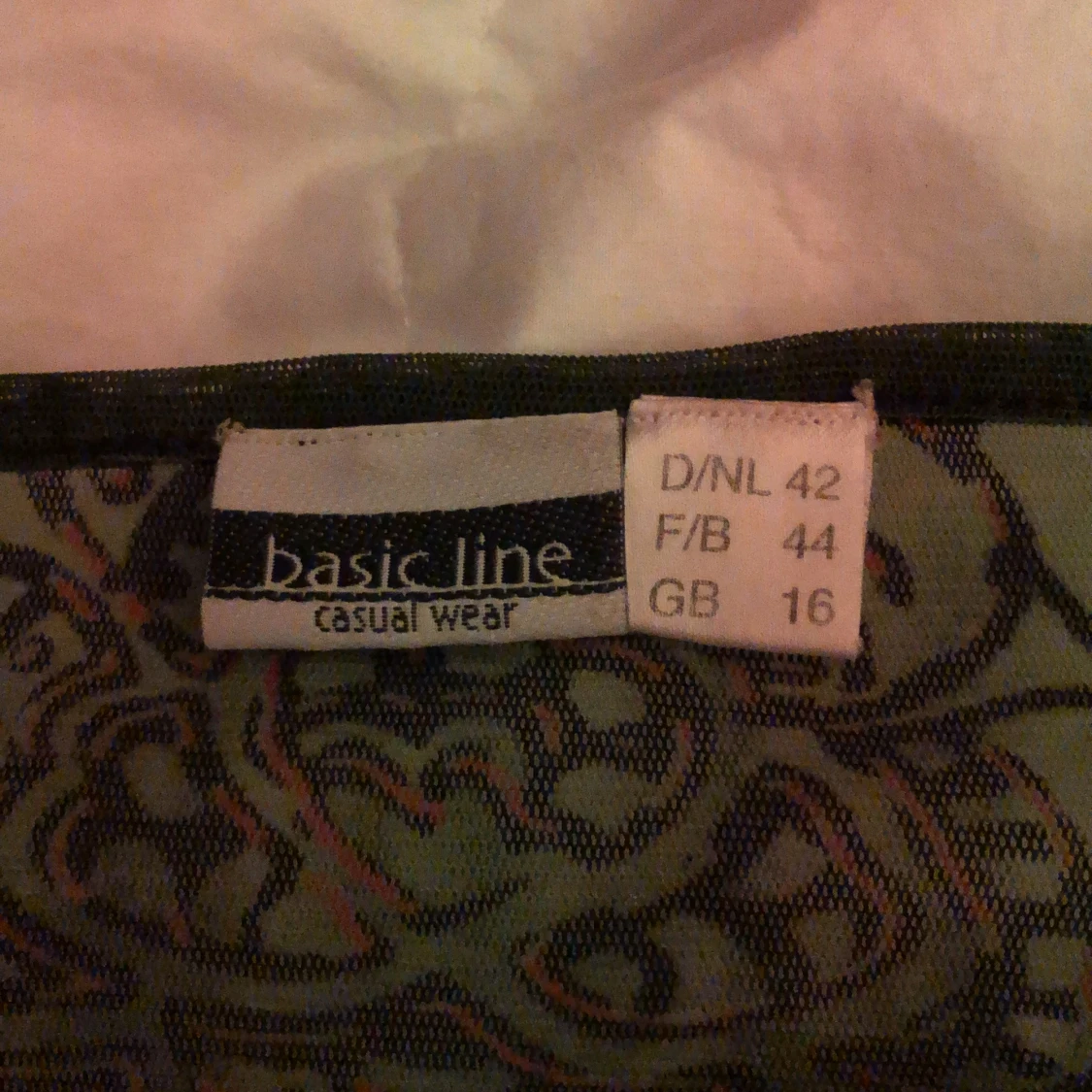 Mönstrad långärmad topp från Basic Line - 3