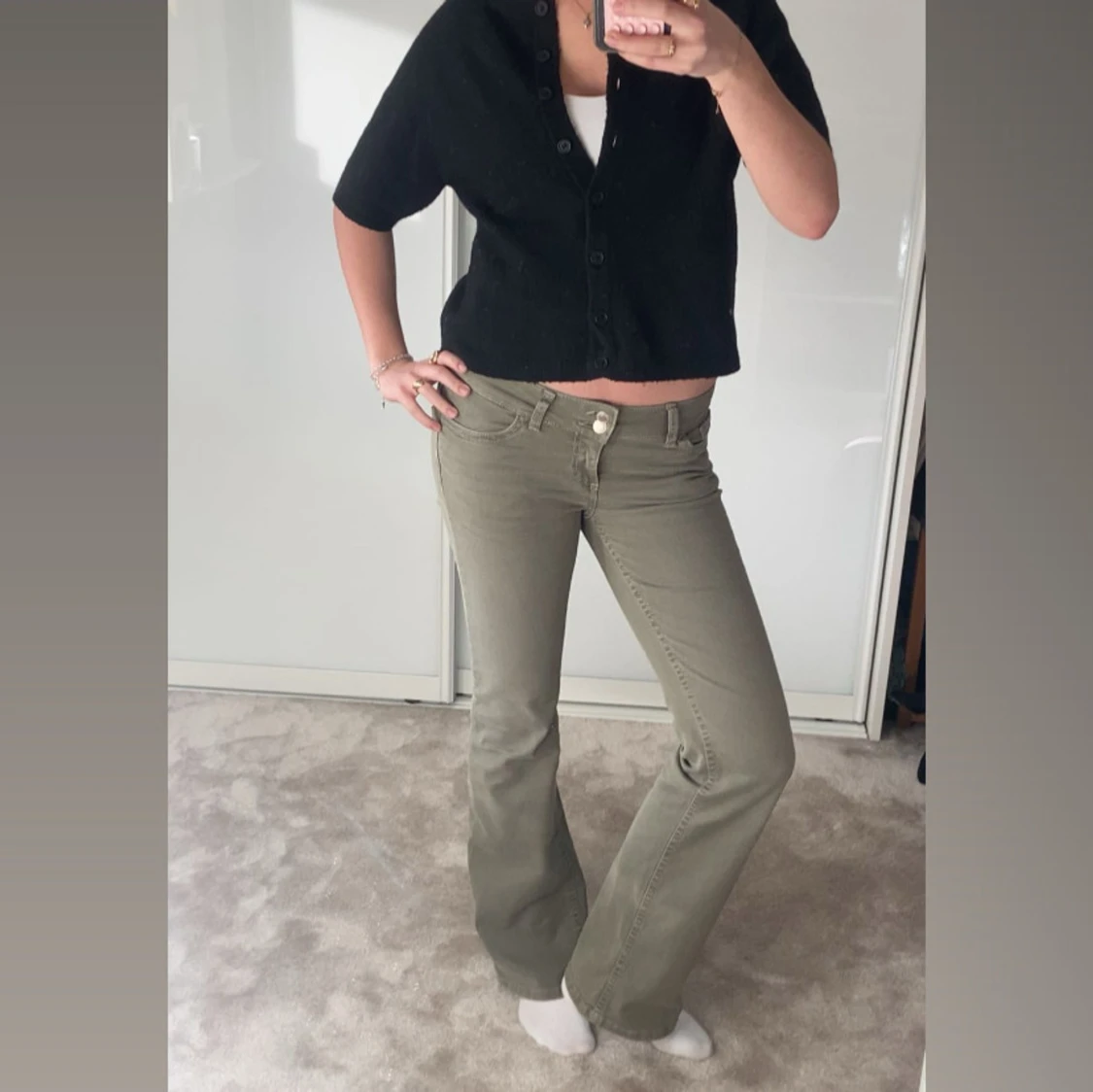 Olivgröna bootcut jeans - 1