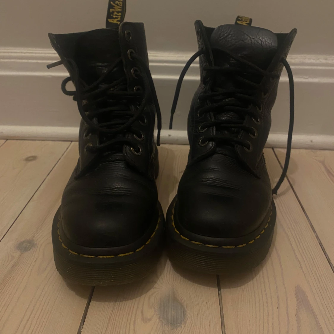 1490s dr.martens kängor i mjukt läder 
