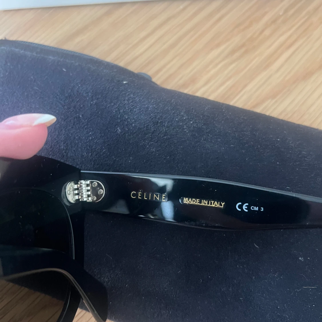 Svarta solglasögon från Céline - 2