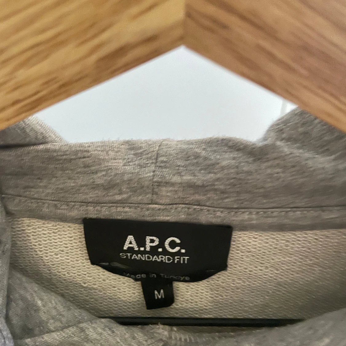 Grå hoodie från A.P.C. - 2