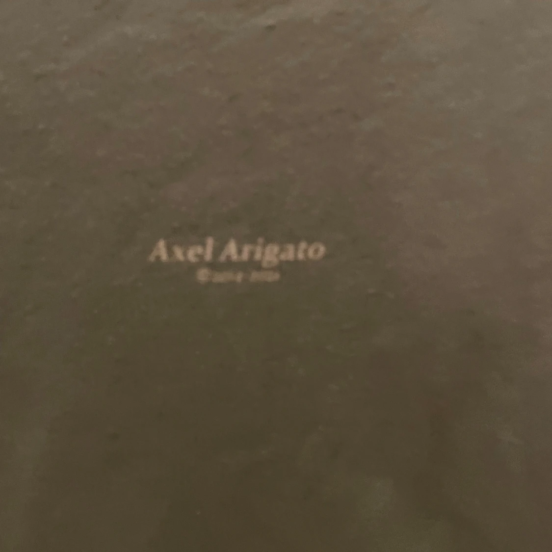 Grå sweatshirt från Axel Arigato - 2