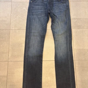 Mörkblå jeans från Jack & Jones - Snygga mörkblå jeans från Jack & Jones