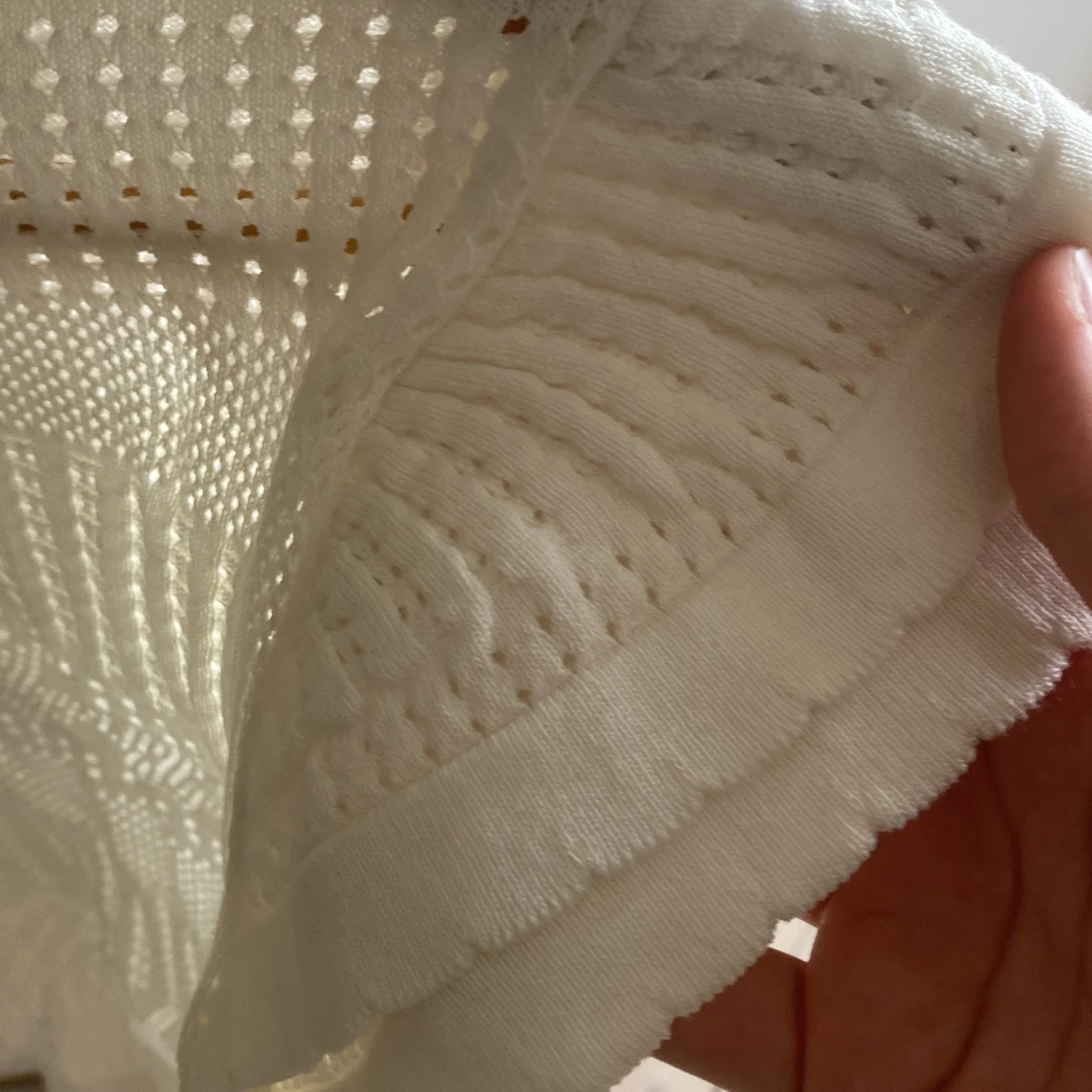 Vit stickad topp från Yu & Me - 2