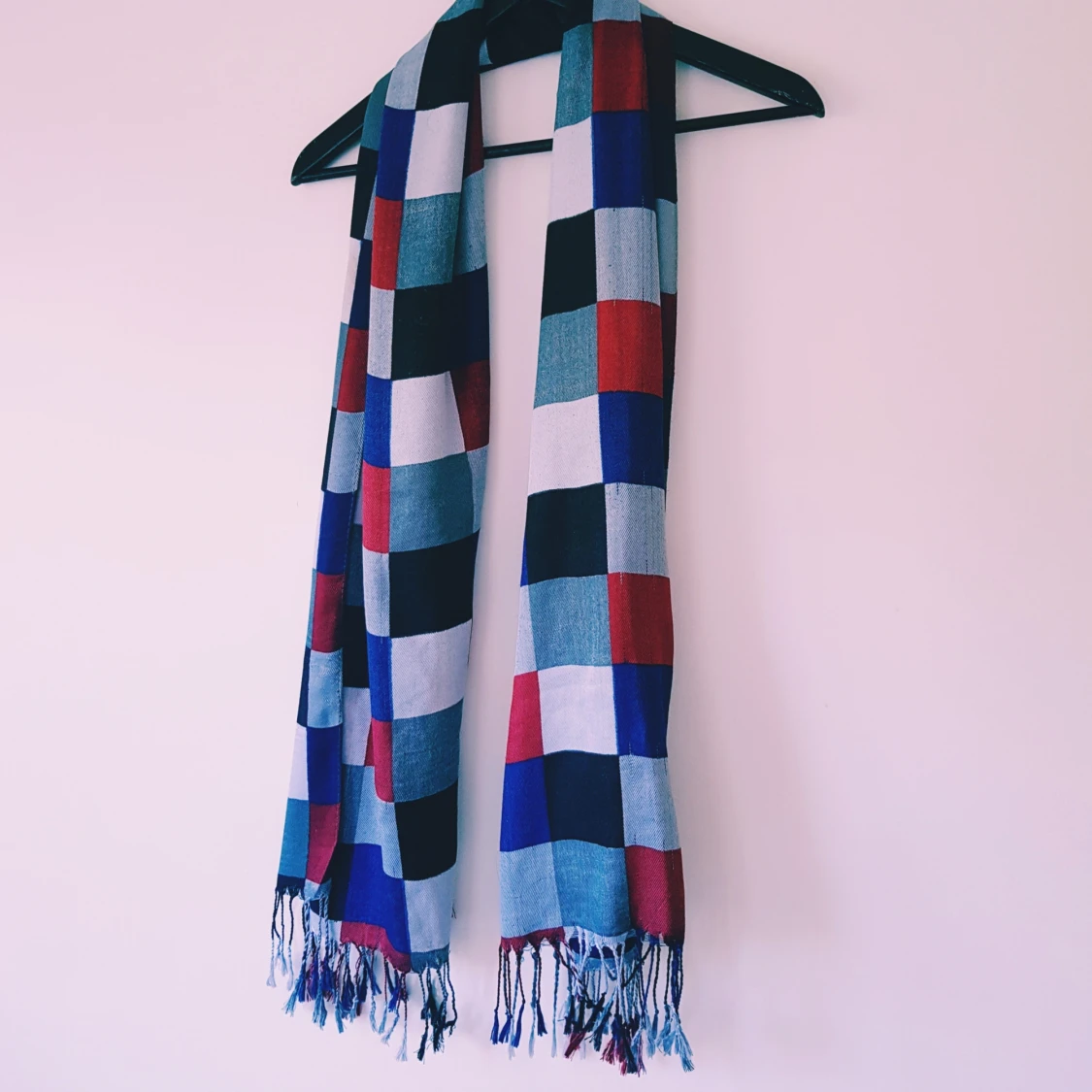 Rutig halsduk i blått, rött och vitt - 1