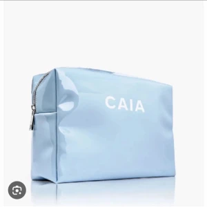 Ljusblå necessär från CAIA - Säljer en ljusblå necessär från CAIA. Så gott som ny!!