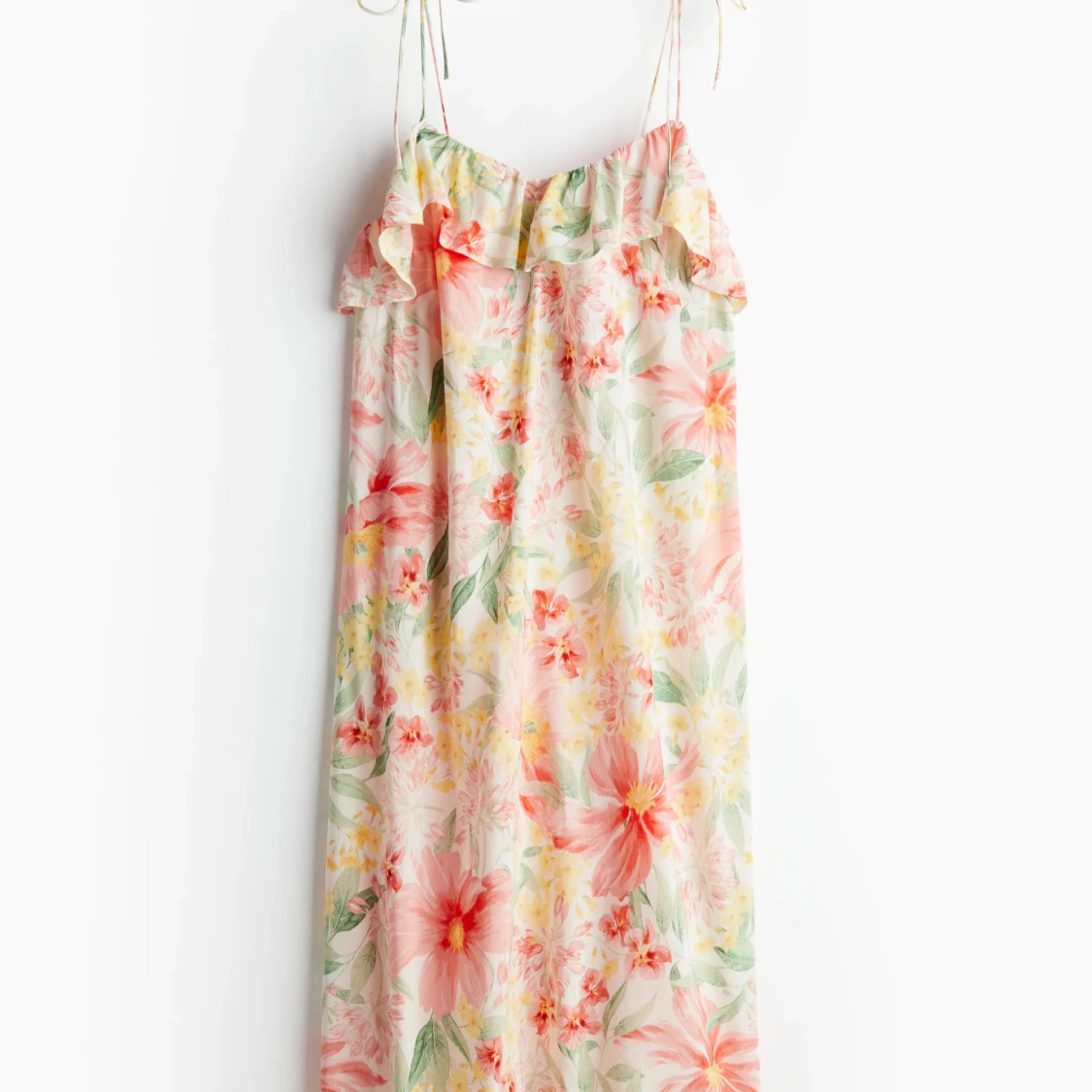 Blommig långklänning med volang