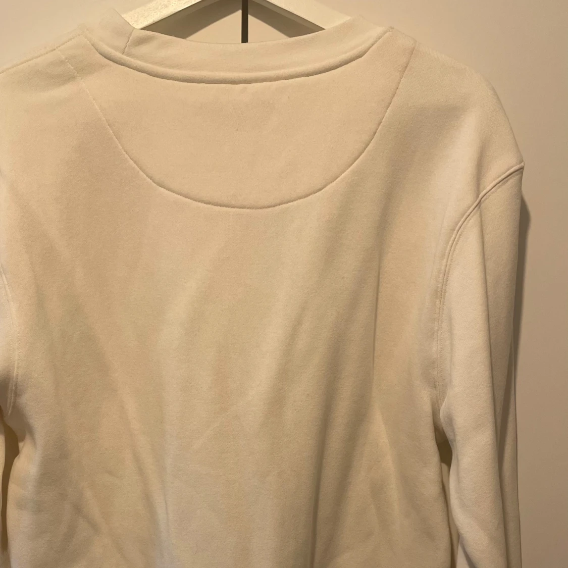 Beige/kräm vit sweatshirt från Primark
