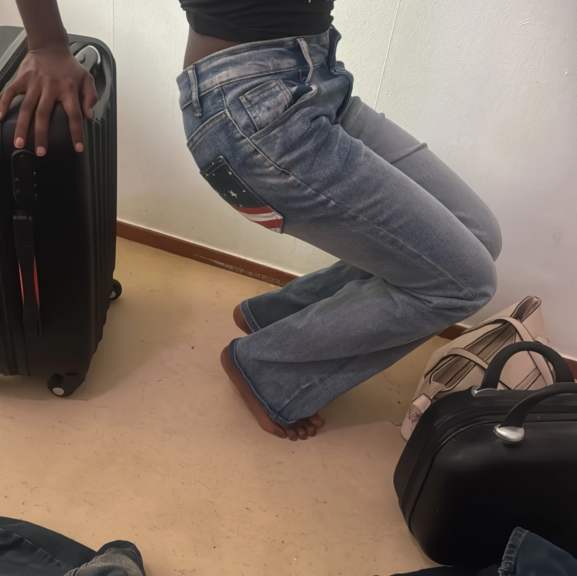 Blå jeans med USA-flagga på bakfickor( low waist)  - 2