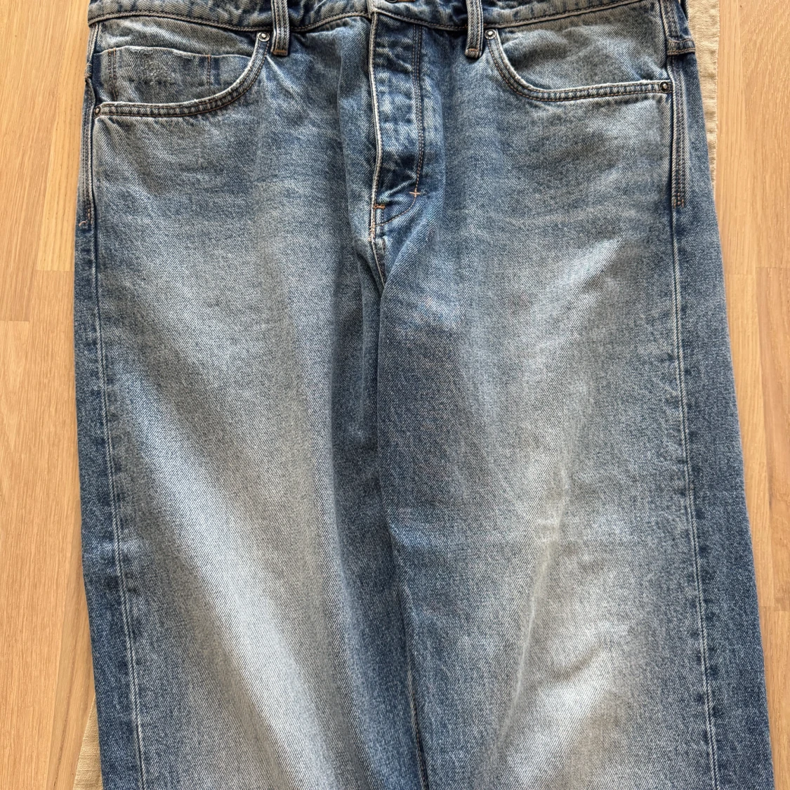 Blå raka jeans från Neuw - 2