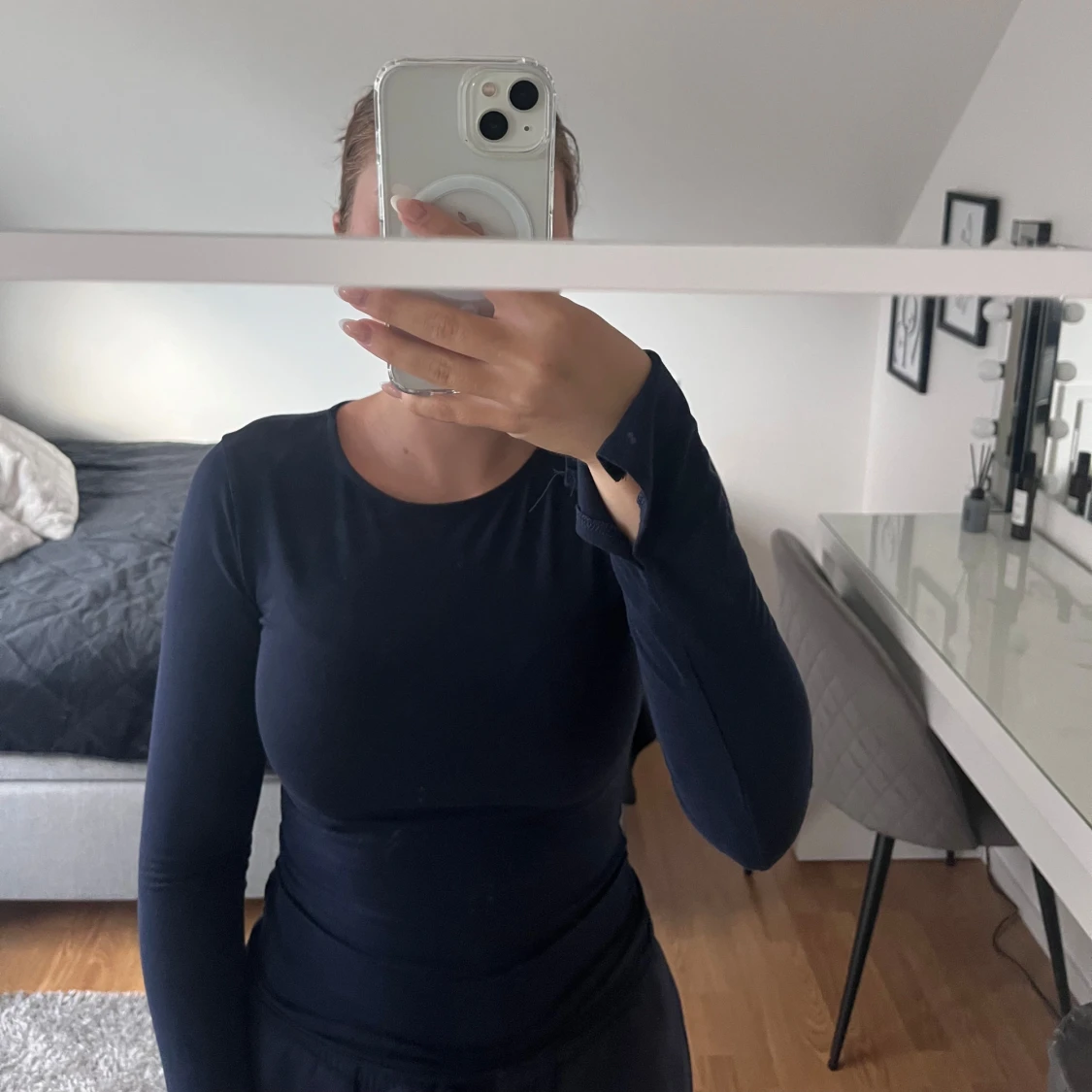 Mörkblå långärmad topp Gina Tricot XS