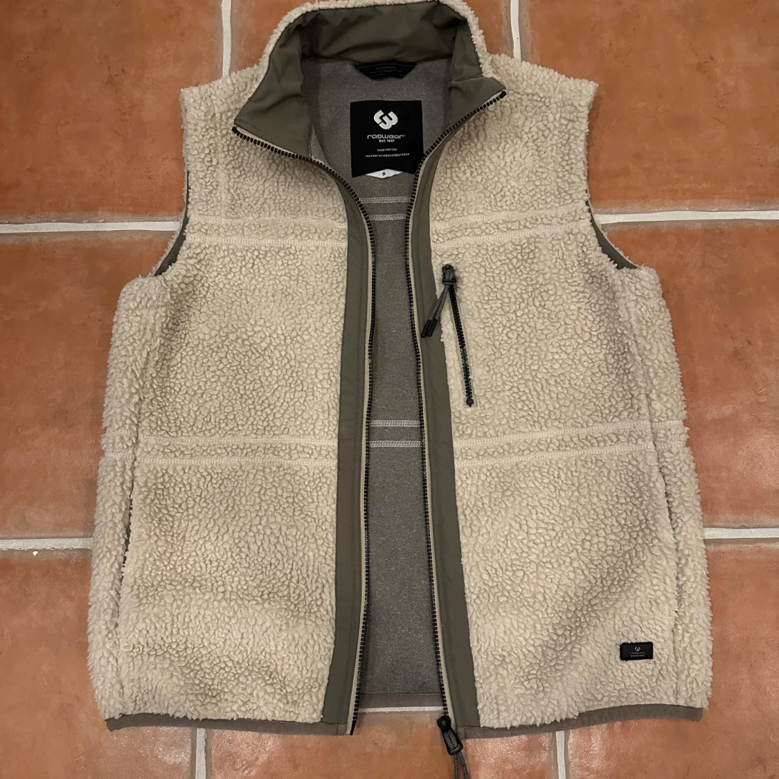 Beige fleeceväst från Ragwear