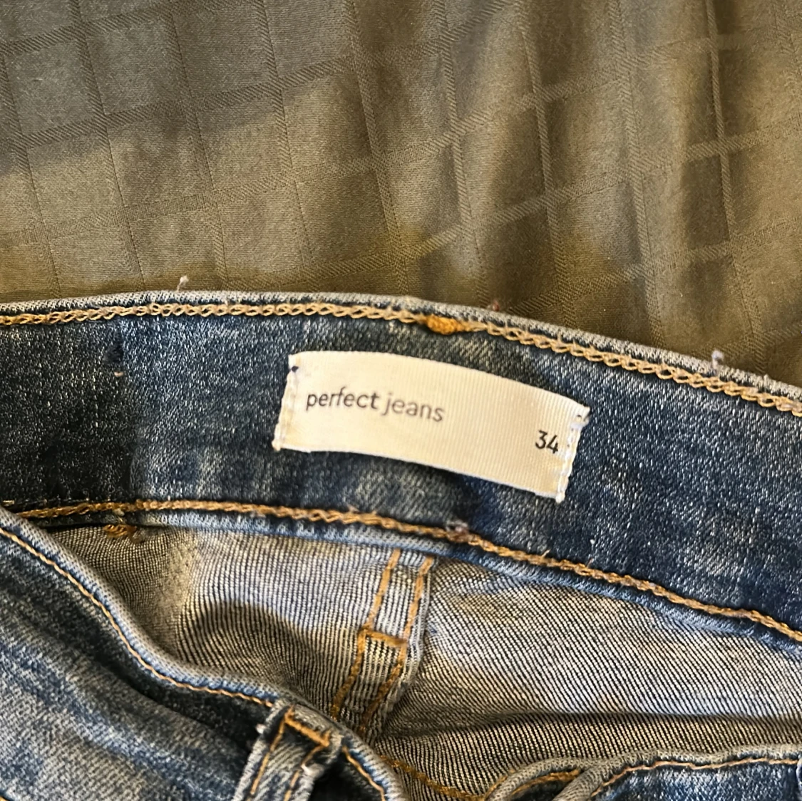 Blå bootcut jeans från Gina Tricot - 3