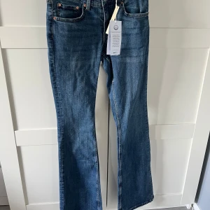 Gina jeans - Säljer dessa helt nya jeans. Finns exakt lika dana i gå på min plick också helt nya. Kostar 499 nya jag säljer för 219. 