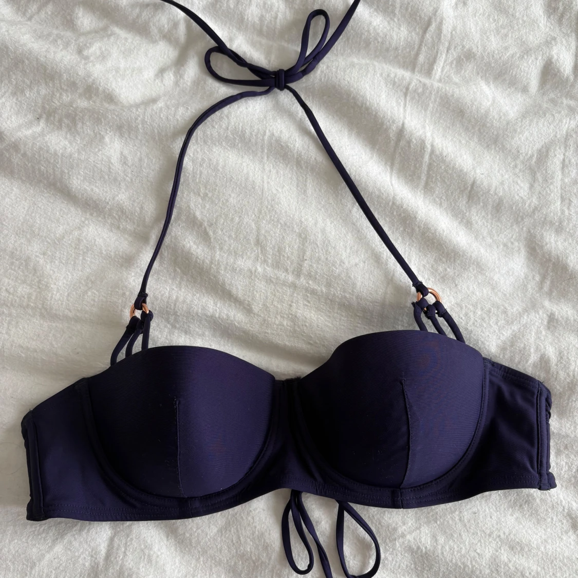 Mörkblå bikiniöverdel från H&M