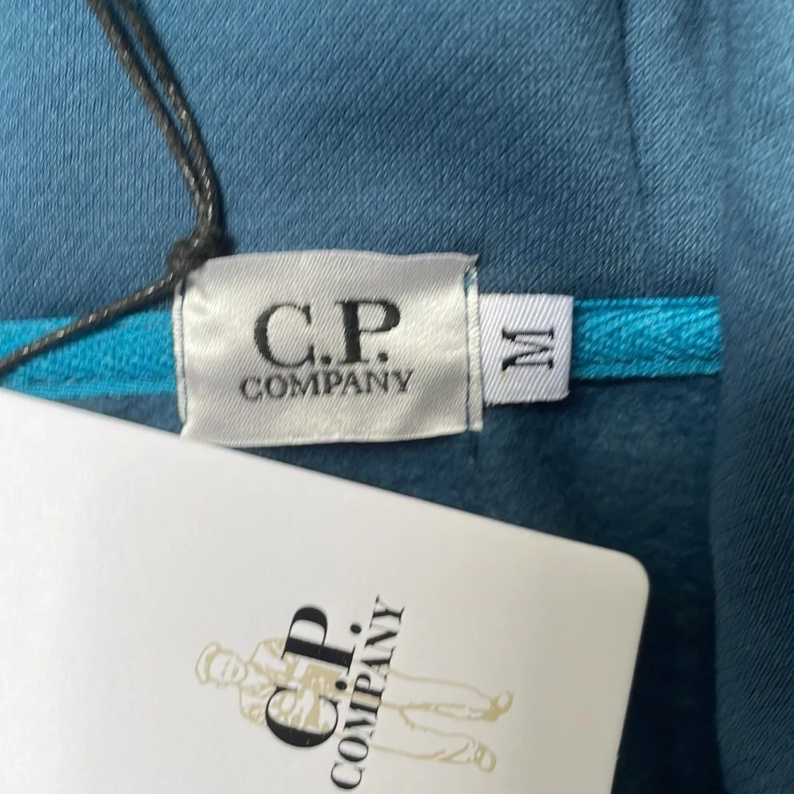 Blå hoodie från C.P Company - 4