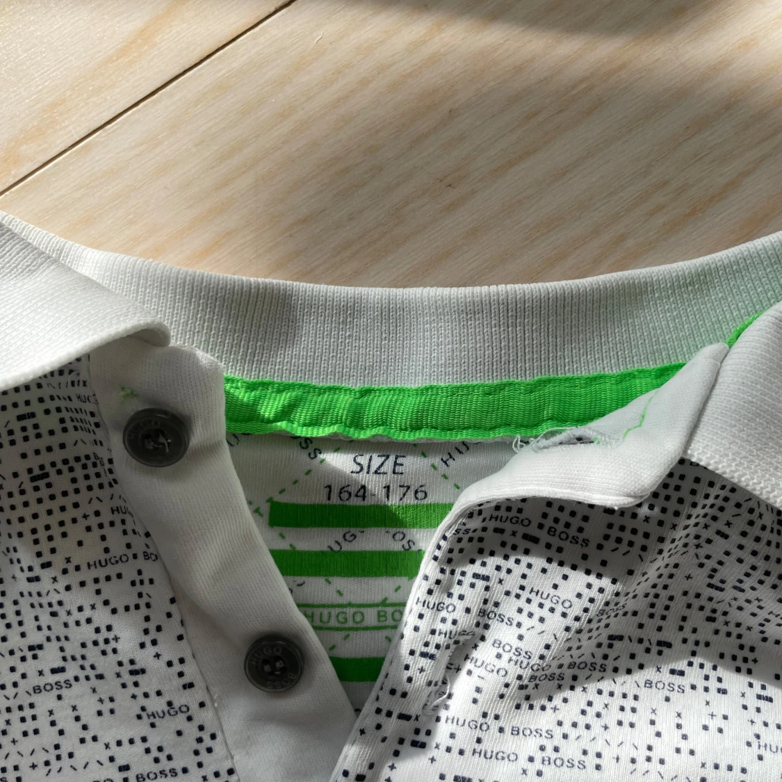 Vit piké t-shirt från Hugo Boss - 2