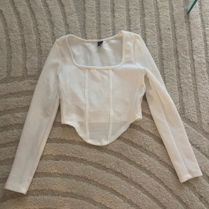 Vit crop top - Använt 1 gång