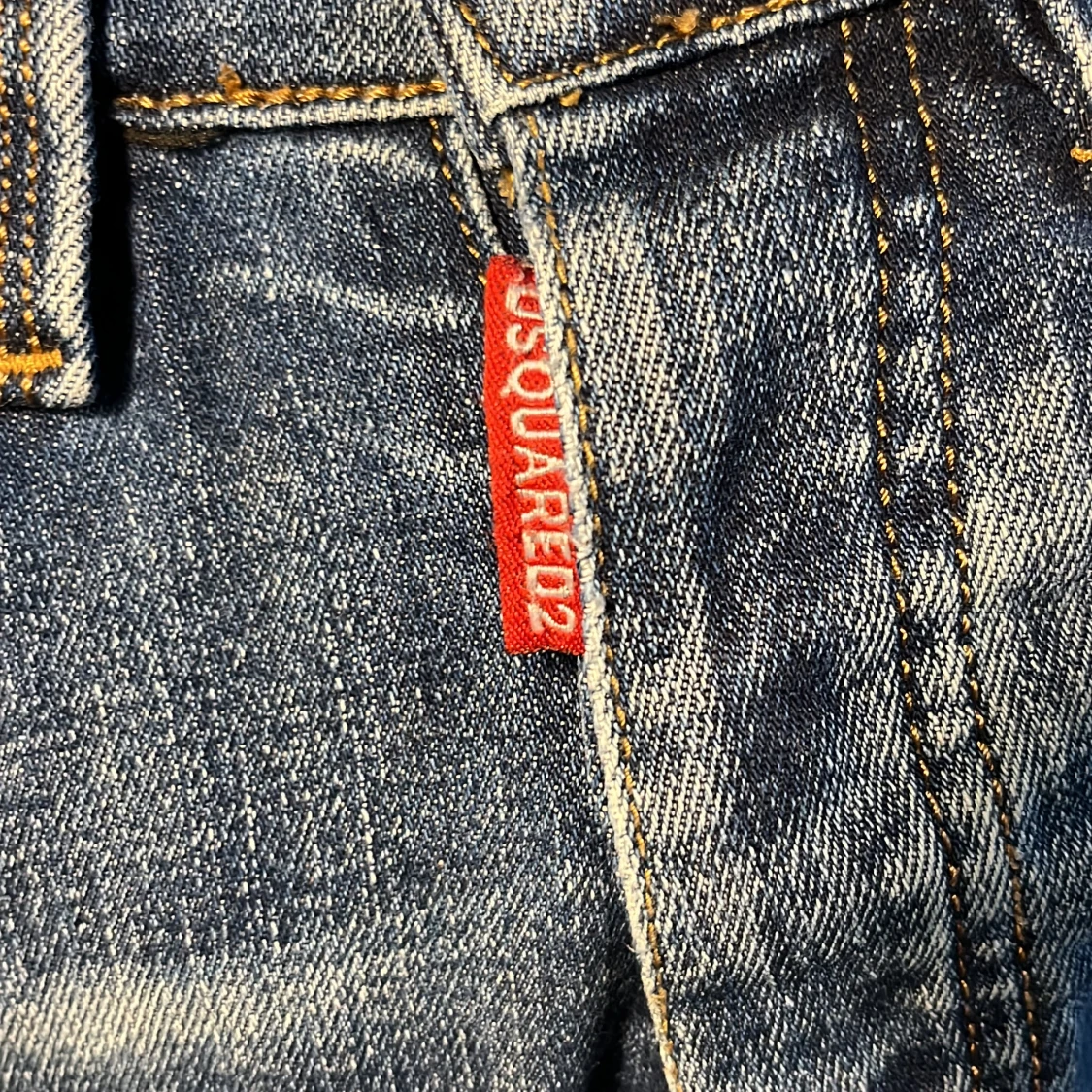 Blåa dsquared2 jeans med feta slitningar - 3