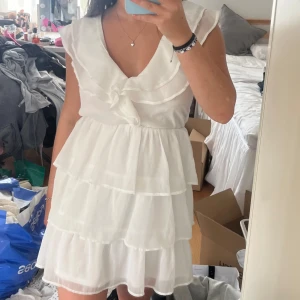 Studentklänning  - Finaste studentklänningen!!! Kan skicka/mötas omgående🥰