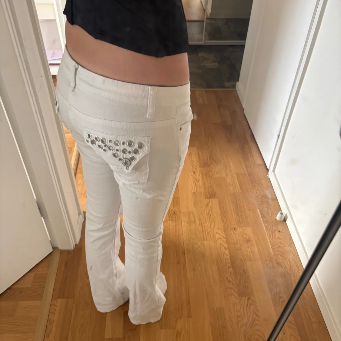 Vita bootcut jeans med låg midja - 1