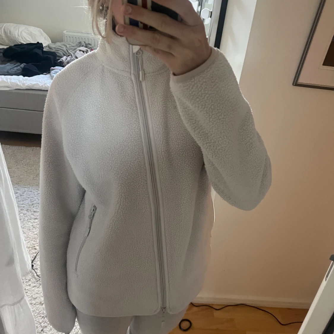 Vit fleecejacka med dragkedja - 1