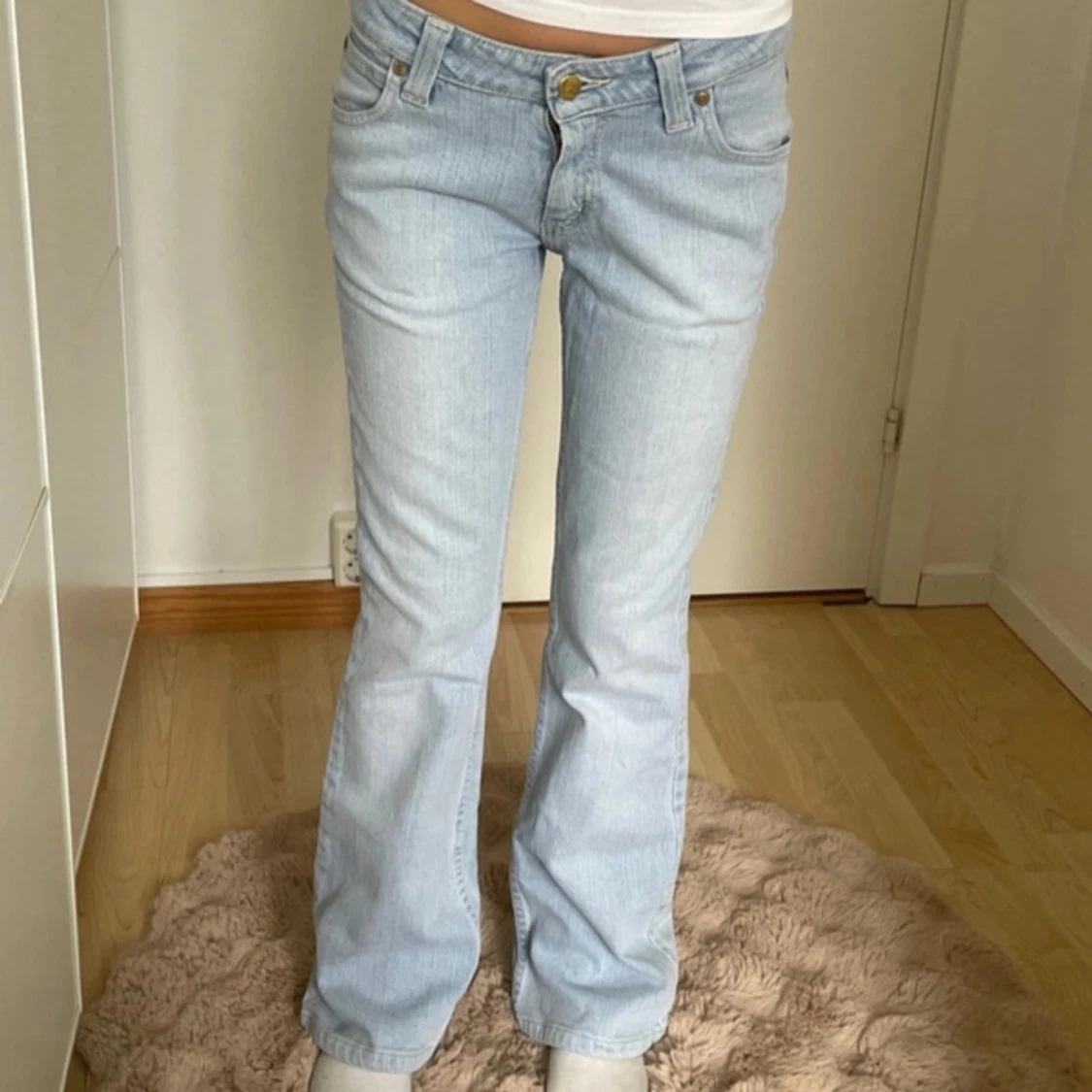 Ljusblå bootcut jeans - 2