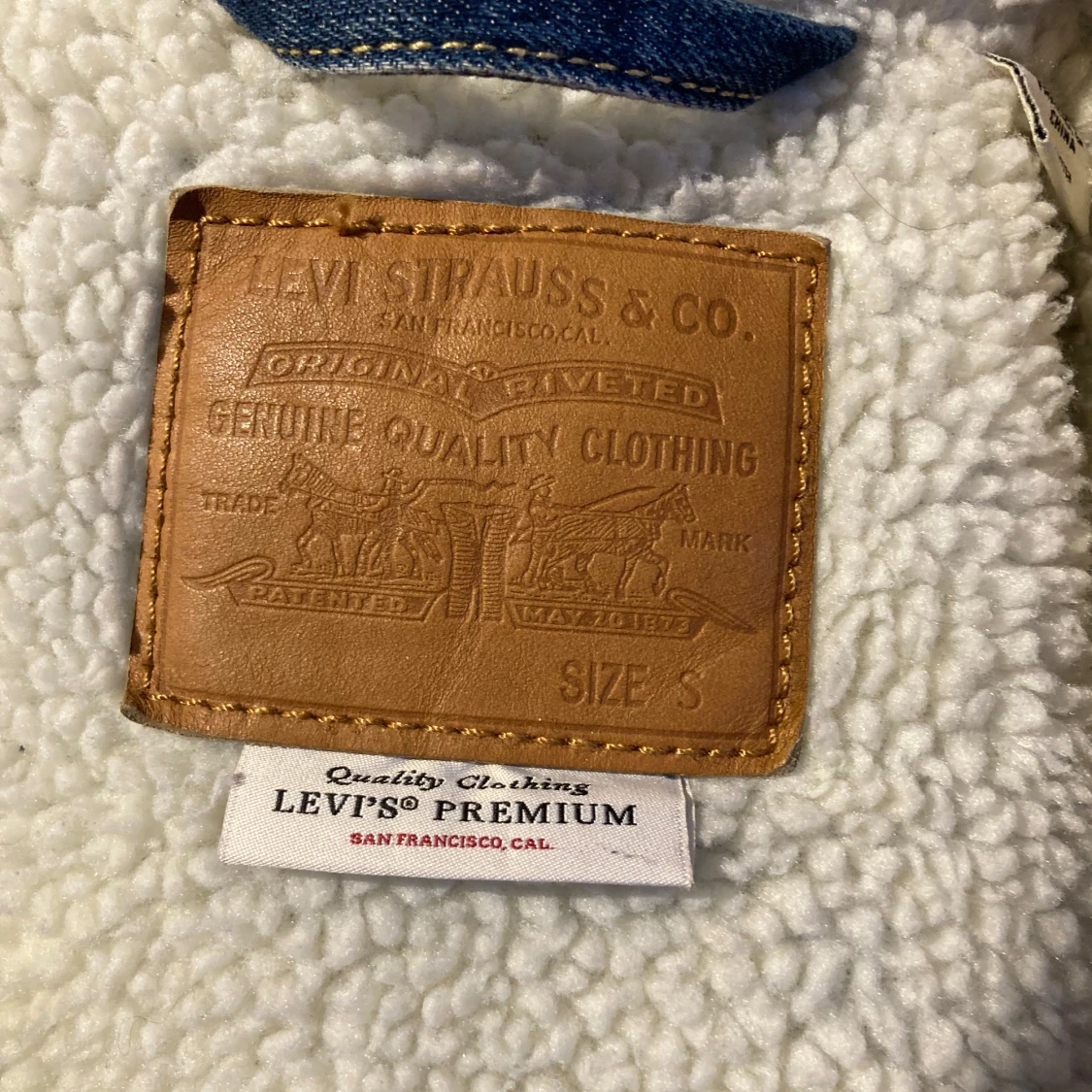 Jeansjacka med teddyfoder från Levi's - 2