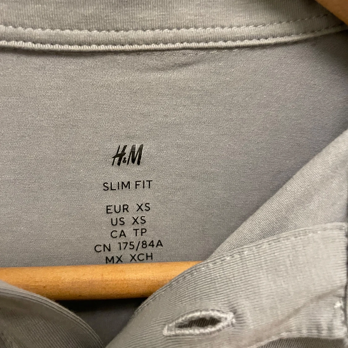 Ljusgrå pikétröja från H&M - 1
