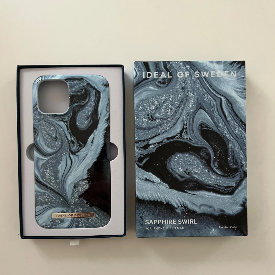 Sapphire Swirl skal från iDeal of Sweden