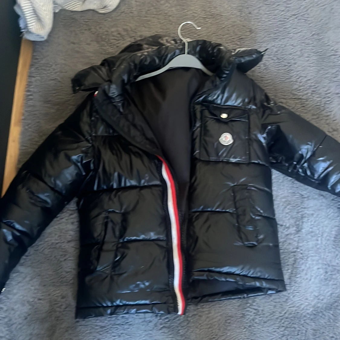 Svart pufferjacka från Moncler