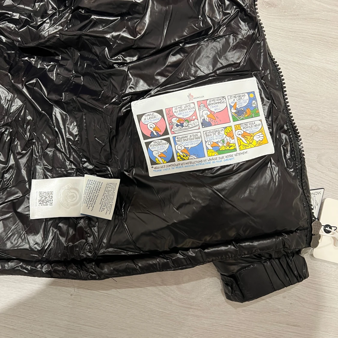 Svart Moncler pufferjacka med huva - 3