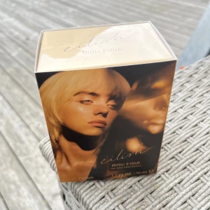 Oöppnad Billie Eilish 50ml parfym  - Säljer en helt obruten förpackning helt nyköpt billie eilish Parfym i 50 ml. 
