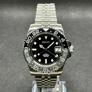 Seikomod | GMT Wayne Inspirerad - Moddad seiko klocka som är inspirerad av GMT Bruce Wayne. Helt nybyggd ✅ Billigt pris ✅Lyxig look. Perfekt för en lyxig look utan att bränna plånboken 