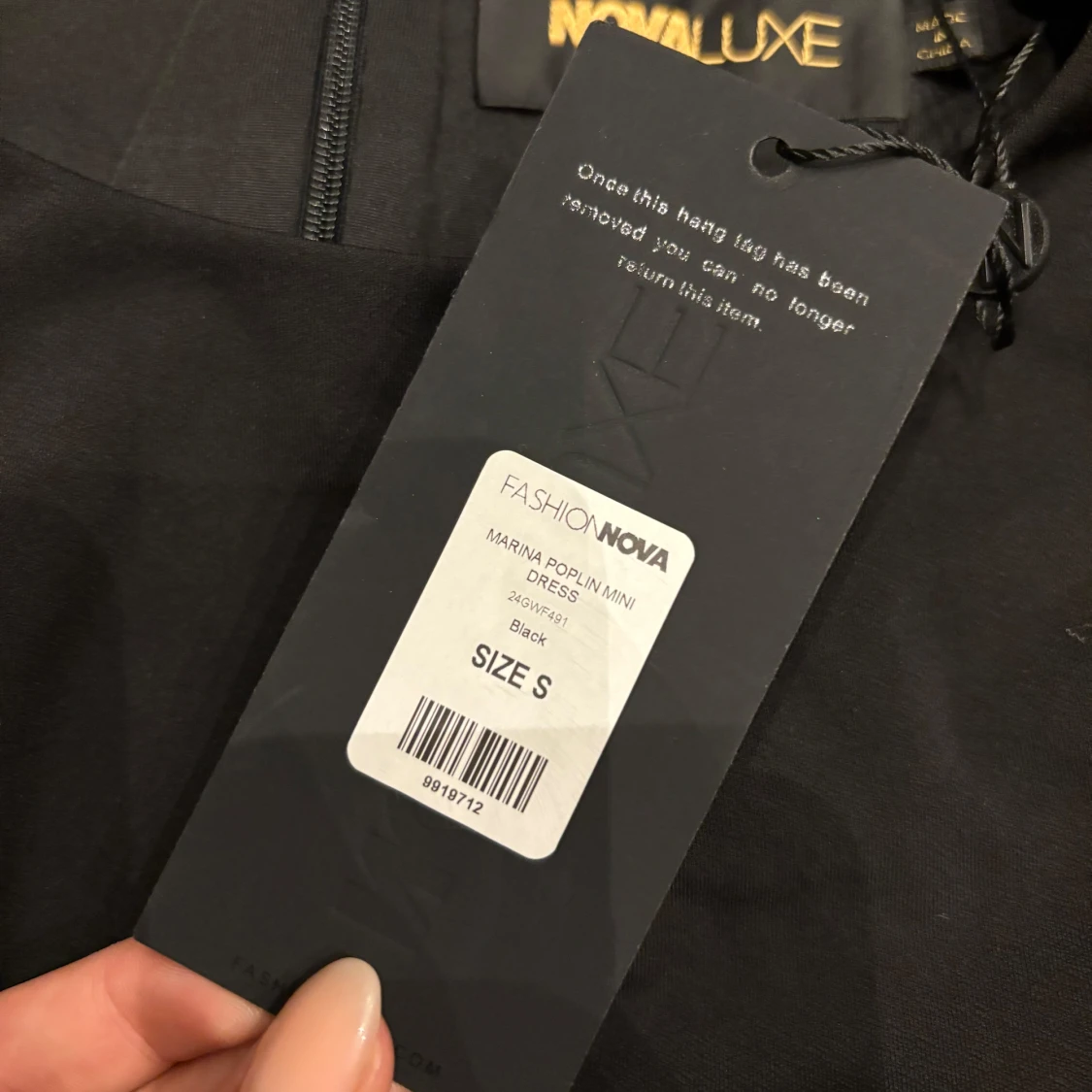 Svart volangklänning från Fashion Nova - 2