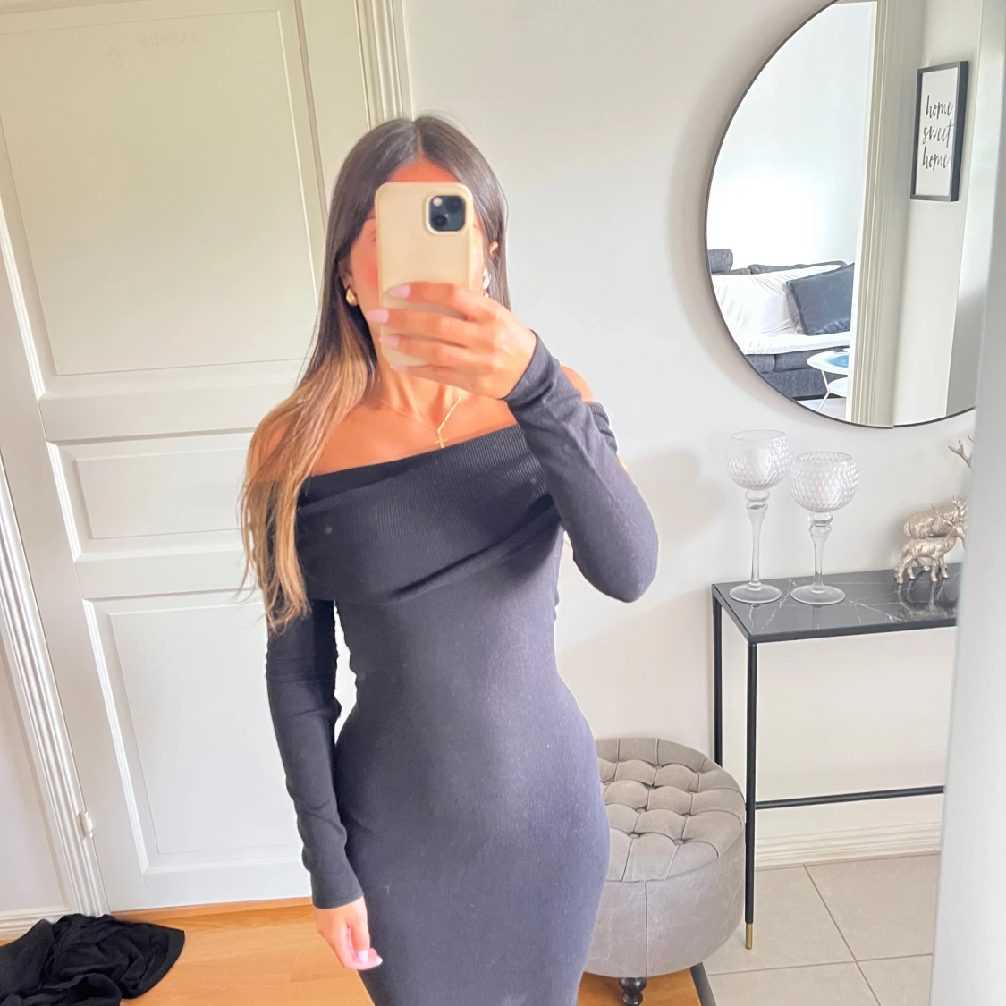 Svart offshoulder långklänning - 1