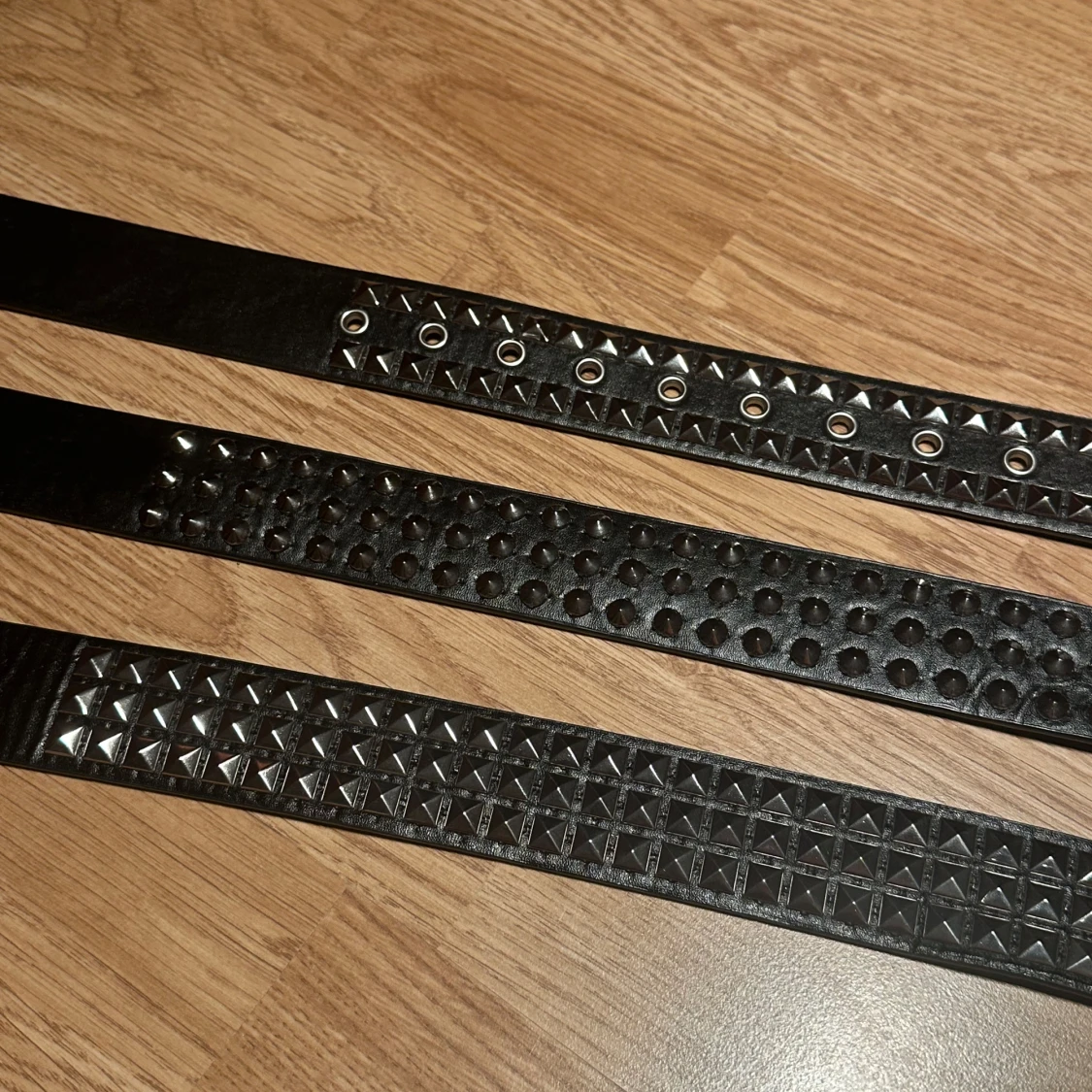 3 stycken nitbälten