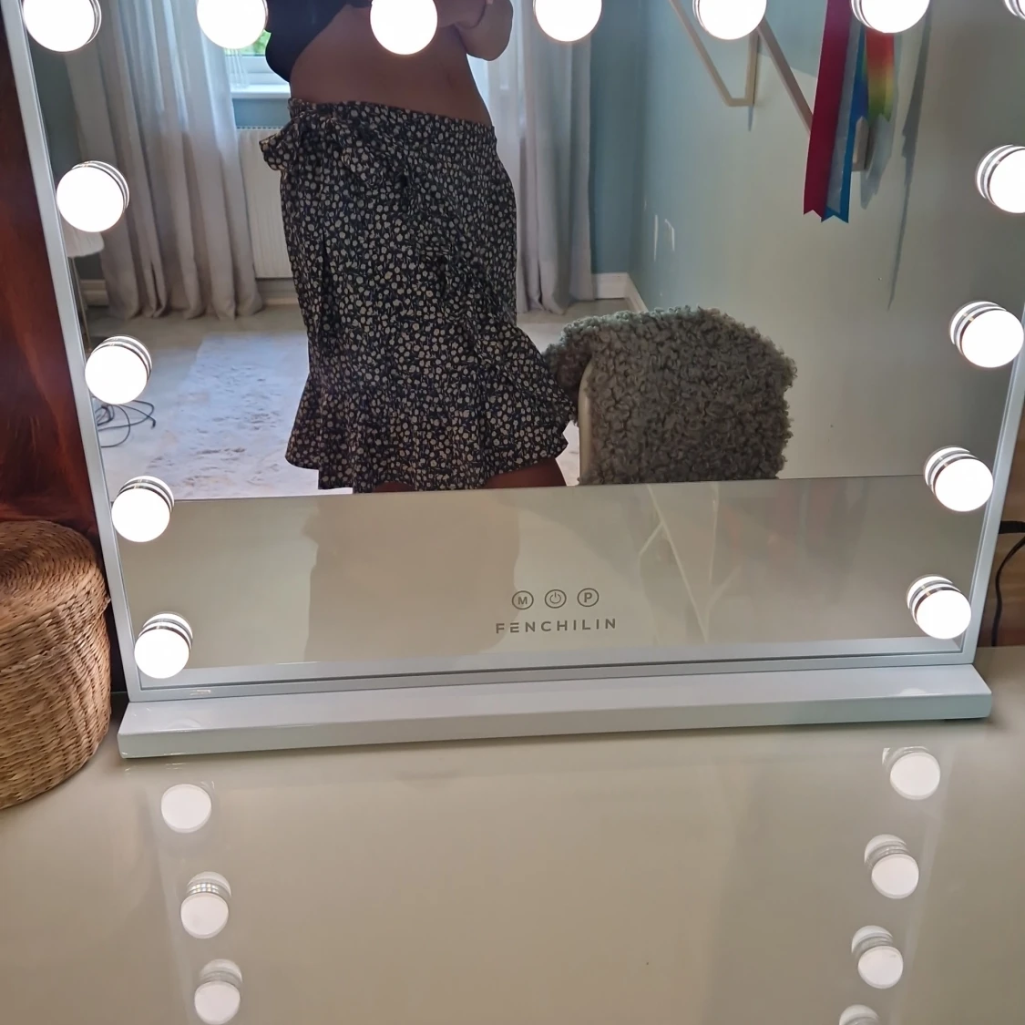 Blå blommig omlottkjol med volang - 1