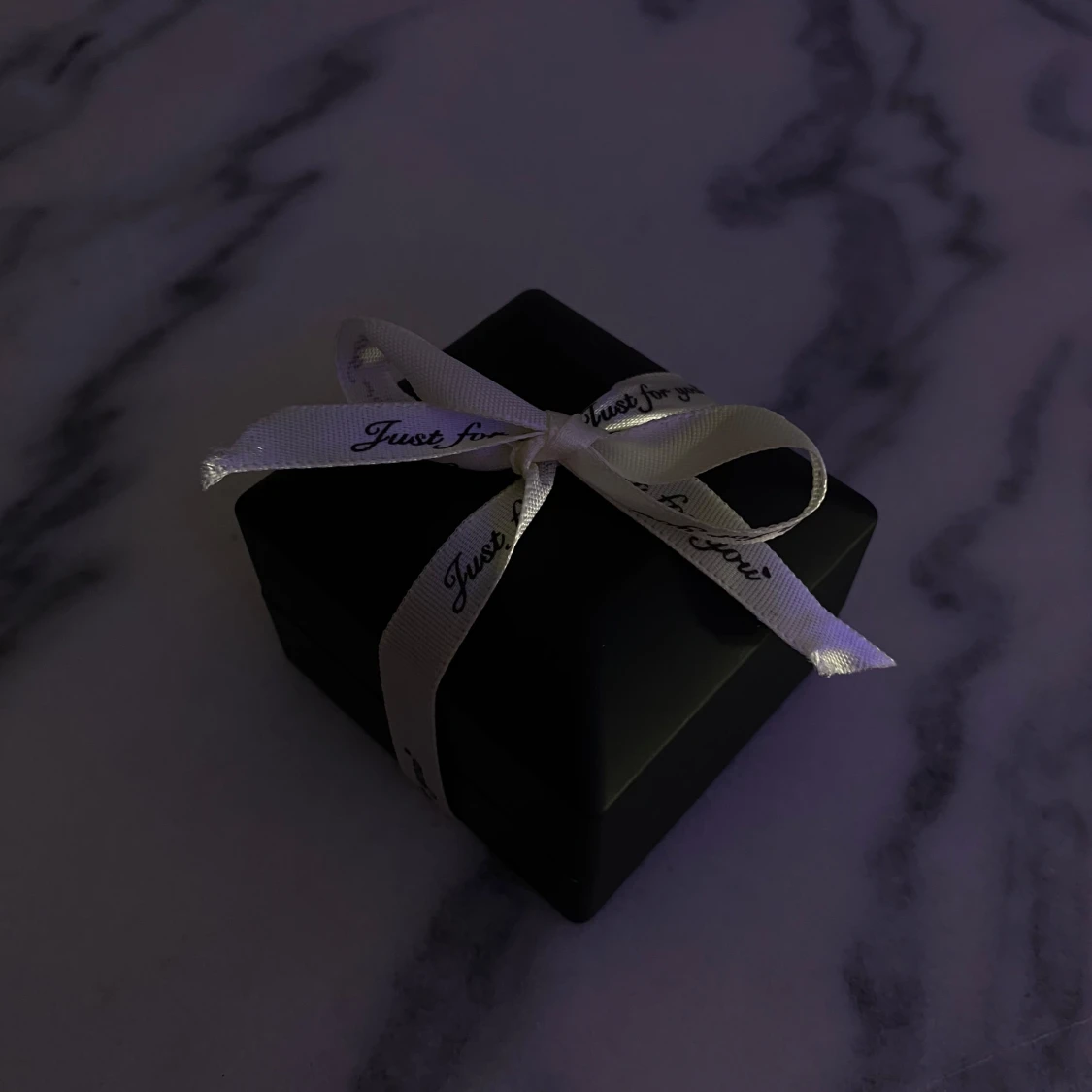 Lyxix guldpläterad ring i äkta silver - LED-presentbox ingår - 3