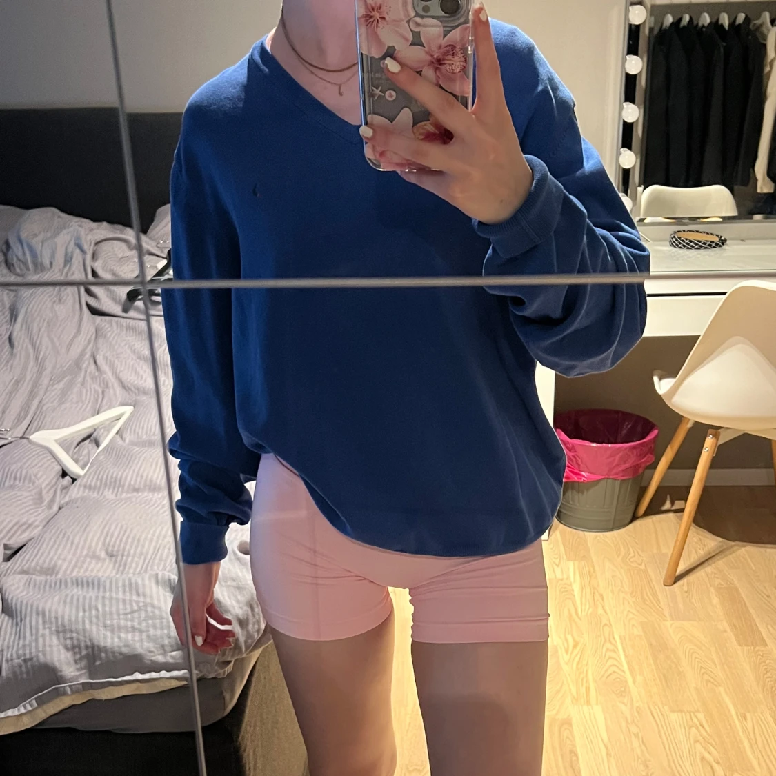 Blå v-ringad tröja från Boomerang - 1