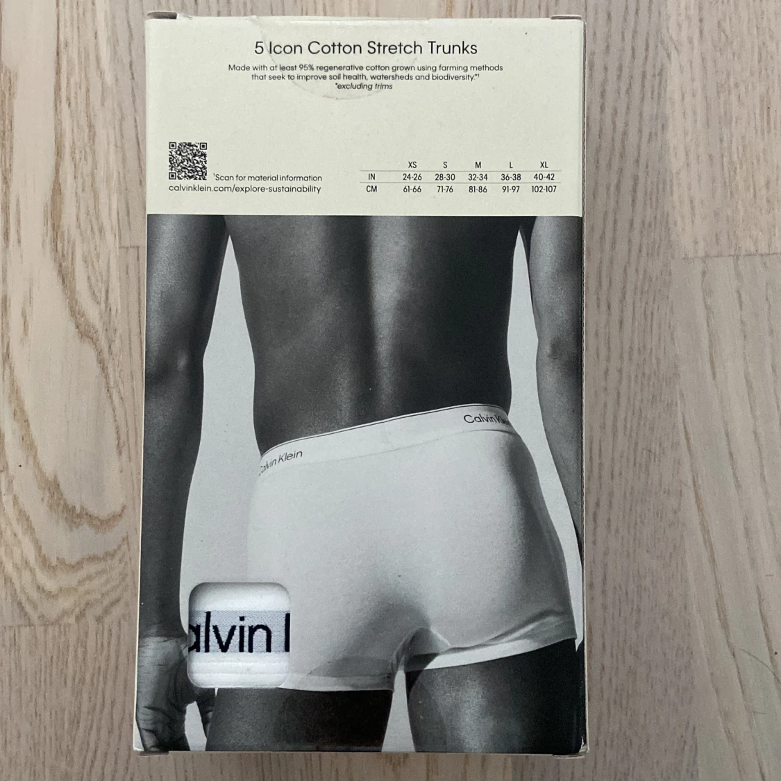 Calvin Klein vita och svarta trunks - 1