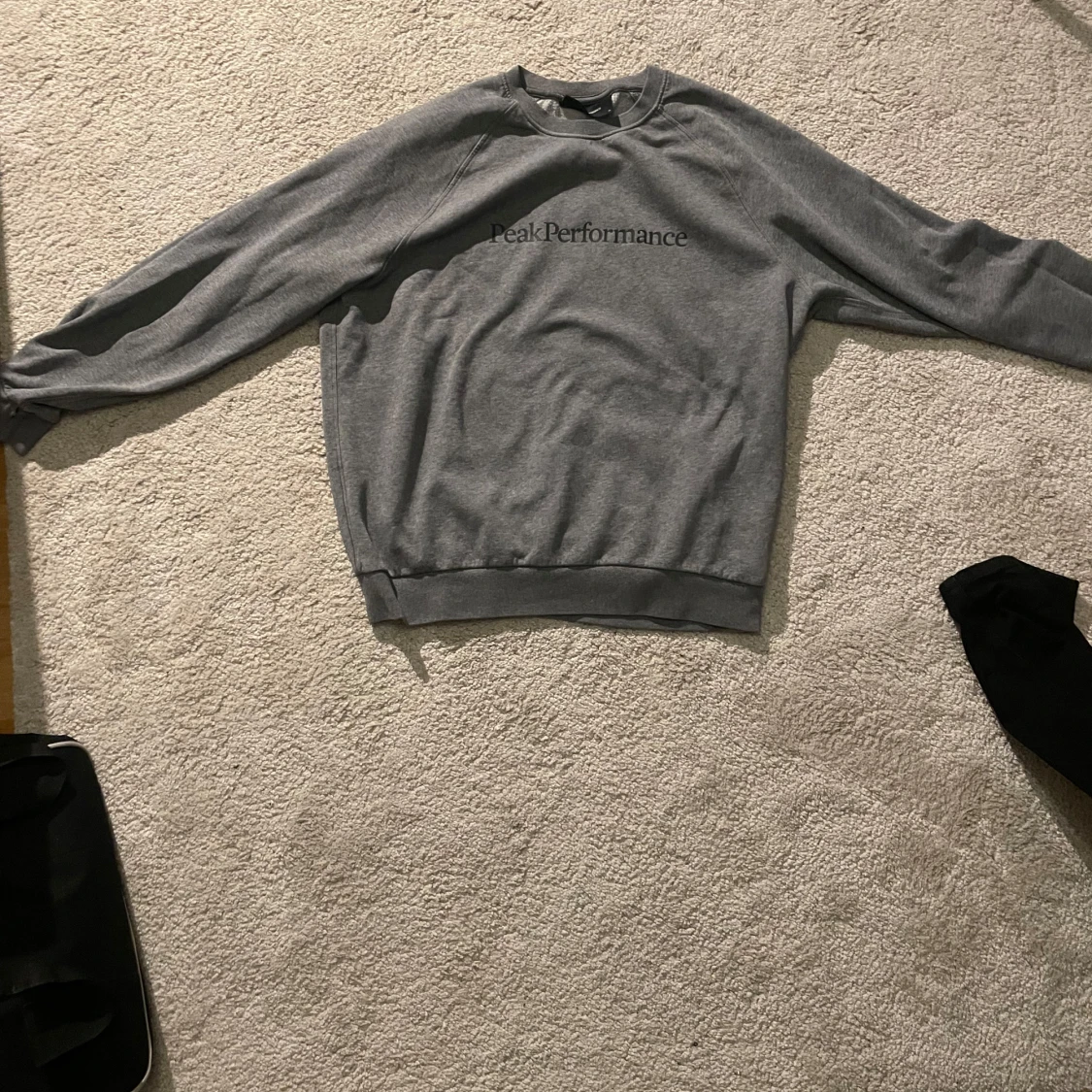 Grå Peak Performance tröja - 4