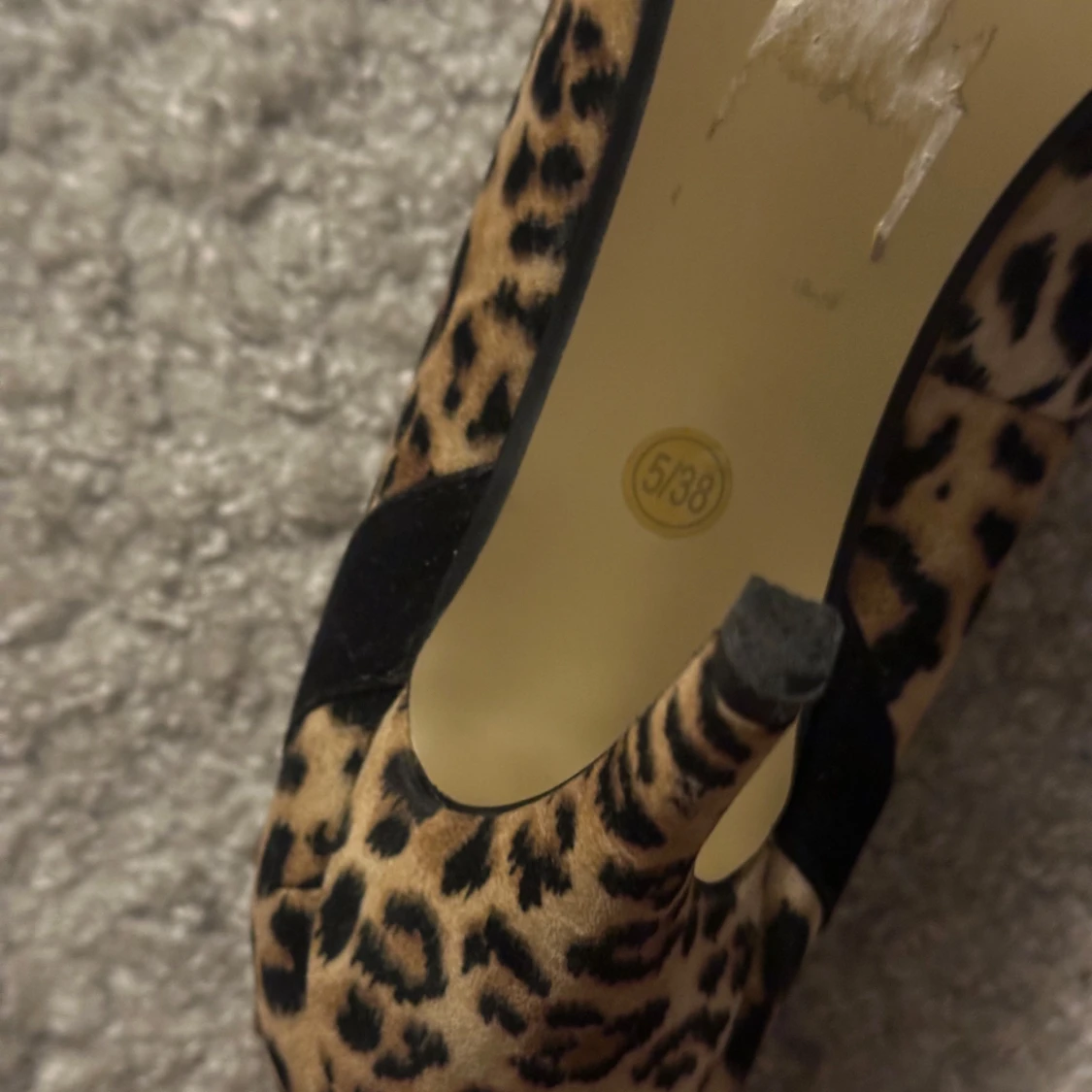 Leopardmönstrade pumps från River Island - 3