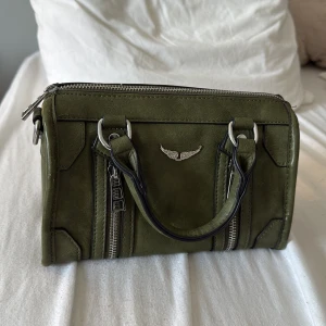 zadig väska (fejk) - jättttesnygg vädka som är en A-kopia på den riktiga🫰🏼🫰🏼💘💘💘