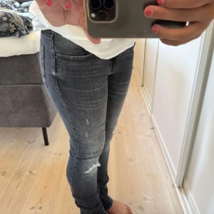 Slutsålda jeans från Ltb! - Aldrig använda innan😁W29 fast passar fast passar mig som vanligtvis brukar ha W28-27, L32.