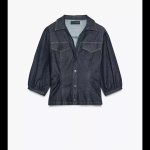 Jeans topp - Säljer denna helt ny med prislapp! Storlek S