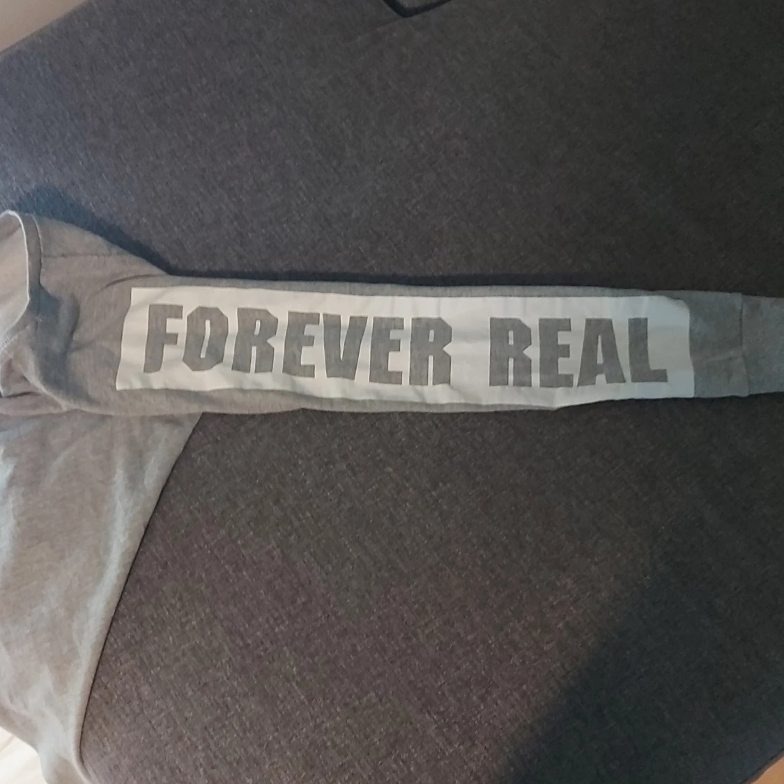 Grå långärmad tröja H&M "Forever Real" - 2